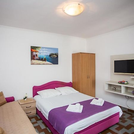 Apartments Jelena Улцин Екстериор снимка