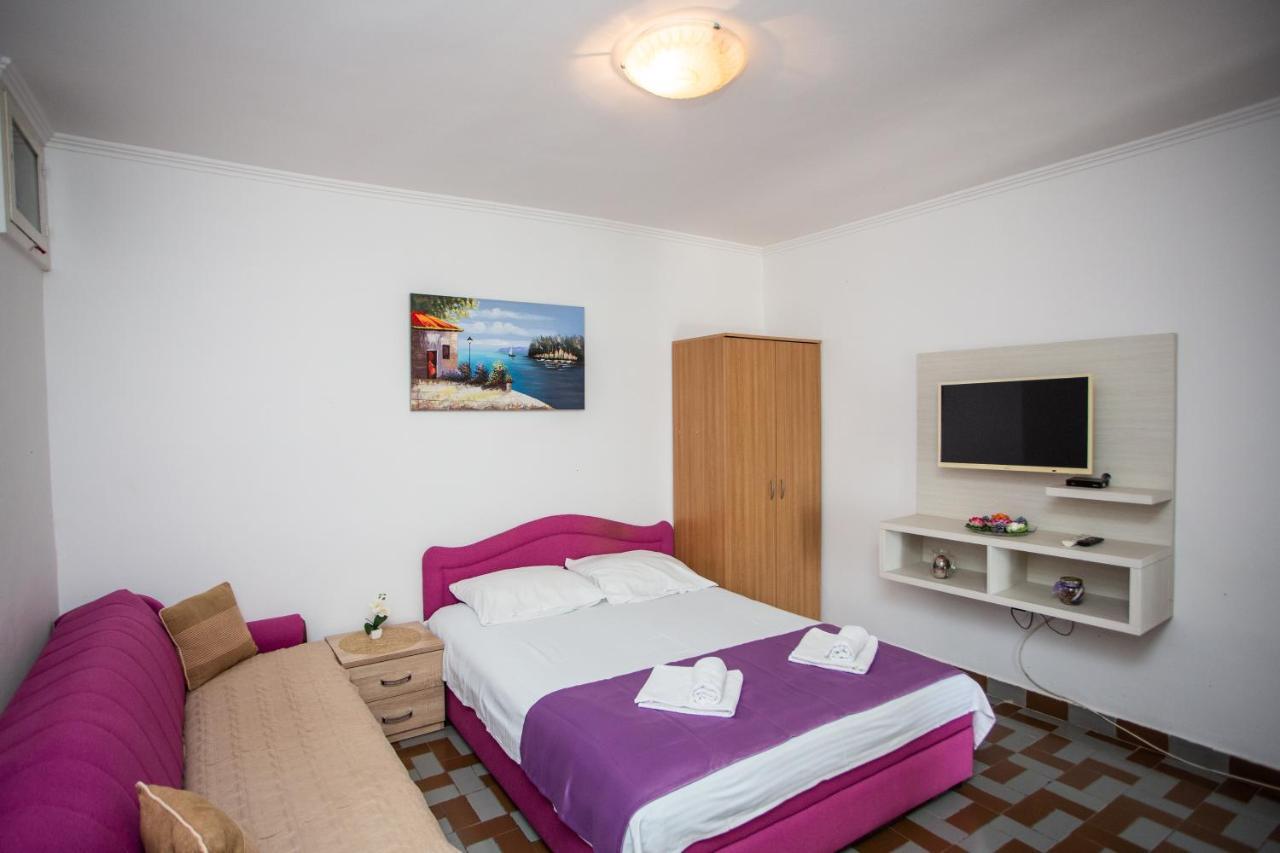 Apartments Jelena Улцин Екстериор снимка